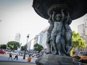 La fuente que fue desplazada por Colón detrás de la Rosada, sobrevivió dividida en partes y ahora volverá a ser un solo monumento