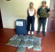 Bajan de un bus a una pasajera brasileña tras ser hallada con 11 paquetes de marihuana