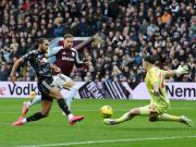 El golazo de tiro libre que le clavaron al Dibu Martínez: bomba al ángulo desde 30 metros