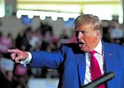 Guerra comercial y tensión interna: Donald Trump sube los aranceles globales tras el revés de la Corte