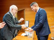 Aragüeño Barlin Olivares recibió el premio Agustín de Betancourt y Molina