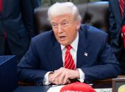 Trump aumenta arancel global de EE UU a 15% tras revés judicial