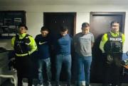 Detienen en Quito a dos policías que viajaban en un vehículo robado