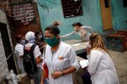 Reuters: asesores de seguridad y médicos cubanos comienzan abandonar Venezuela