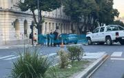 Fuerte choque en 7 y 46: heridos y cortes en pleno centro de La Plata