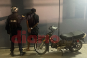A metros de una subcomisaría, lo sorprendieron con una moto robada el jueves
