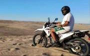 El prontuario del joven de Ensenada que murió tras sufrir un accidente con su moto en un médano