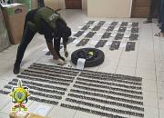 Descubren una vagoneta con más de tres mil cápsulas de cocaína; hay dos aprehendidos