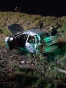 Camionero se quedó dormido, chocó contra el auto de una familia y los sacó de la ruta