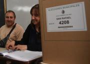 Efecto “urnas vacías”: dos proyectos de ley buscan prohibir el desdoblamiento municipal