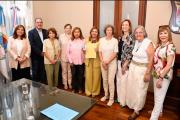 La intendente Fuentes se reunió con la comisión directiva de la biblioteca Agustín Alvarez