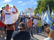 Lácteos Verónica: 700 familias en la calle reclaman por salarios