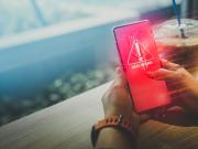 Alerta en Argentina por una falsa app de inversión: esconde un malware que usa IA para tomar control del celular