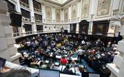 Polémica entre dos legisladores platenses por una carrera de sortijas