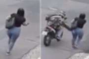 Depravado motociclista aterra a mujeres en el barrio Borges