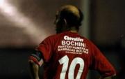 Efeméride: a 19 años del día en que Bochini volvió a pisar una cancha después de su retiro