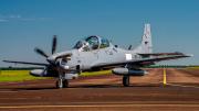 Uruguay recibió dos aviones Súper Tucano, que compró a Brasil, para fortalecer la custodia de su espacio aéreo