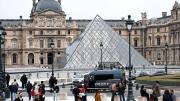 El Museo de Louvre tendrá nuevo director tras una crisis por el robo de las joyas
