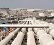 Irán aumenta carga de petroleros mientras Estados Unidos fortalece su fuerza militar