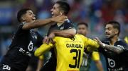 Con rezos previos a los lanzamiento: Así fue el penal que atajó Carabalí y que le dio la clasificación a O'Higgins