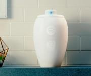 Spotify y la marca Liquid Death lanzan una urna para escuchar música “desde el más allá”