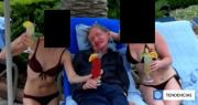 Foto de Stephen Hawking y dos mujeres en bikini aparece en los Archivos de Epstein: qué se sabe