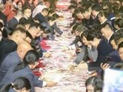 Un jefe repartió millones de dólares entre sus empleados