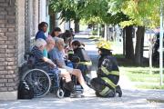 Susto en un hogar de ancianos de Roca: se escuchó una explosión y evacuaron a los residentes