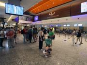 Los controladores aéreos levantaron el paro para este jueves y viernes