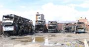 “Estaban soldando un tanque”: Testigos relatan cómo inició el fuego que destruyó cinco buses en Oruro