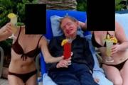 Con un cóctel y mujeres en bikini: divulgan foto de Stephen Hawking entre archivos Epstein