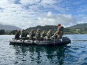 Soldados Estudiantes Del Destacamento De Montaña N.° 9“Arauco” Se Instruyen En Balsa Táctica M4