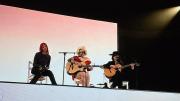 Mon Laferte regresó a Viña 2026 con invitadas de lujo: Akriilla y Javiera Electra la acompañaron en el escenario
