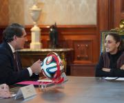 Sheinbaum informó que Coca Cola anunció inversión de US$6.000 millones en México