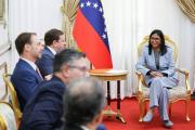 Delcy Rodríguez se reunió con directivos petroleros para avanzar en “proyectos gasíferos” y ampliar las inversiones extranjeras en Venezuela