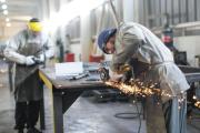 Se tiñe de rojo la producción industrial: suma un cuarto mes de bajas al partir el año