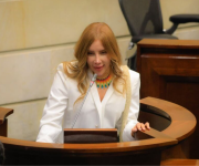 Gobierno evalúa subir a 50% arancel impuesto a 73 partidas provenientes de Ecuador