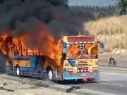 Se incendió un autobús de pasajeros en la ARC