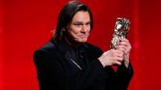 Jim Carrey recibe una distinción durante los Premios César