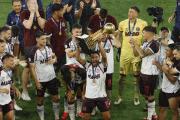 [Fotos] Lanús alzó su primera Recopa Sudamericana tras heroica remontada ante Flamengo en Maracaná