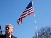 En medio de la tensión, Donald Trump dice que analiza una toma de control amistosa de Cuba