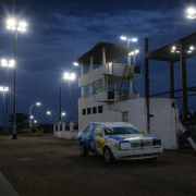 Salto acelera hacia la noche /El Automóvil Club inaugura su primer festival con iluminación en el autódromo