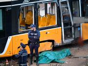 Como un terremoto: el video del momento exacto en que descarriló el tranvía en Milán