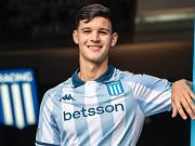 Valentín Carboni sufrió una dura lesión en la práctica de Racing: se rompió los ligamentos de la rodilla derecha y se queda sin Mundial