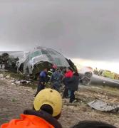 Al menos 20 muertos en accidente de avión militar que transportaba billetes en Bolivia