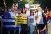 “La dictadura va a caer”: cientos de cubanos marcharon contra el régimen de su país