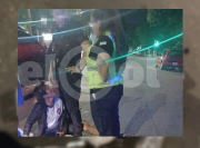 Robó en el centro, la detuvieron tras una persecución y le pegó en los testículos a un policía