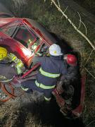 Un choque en Maipú terminó con un auto en un zanjón y un conductor agredió a los bomberos