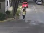 Vicente López: agredió a una mujer por la espalda con una patada karateca para robarle