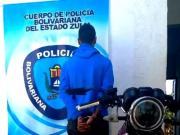 Detenido por hacer motopiruetas al frente de un plantel educativo en Mara